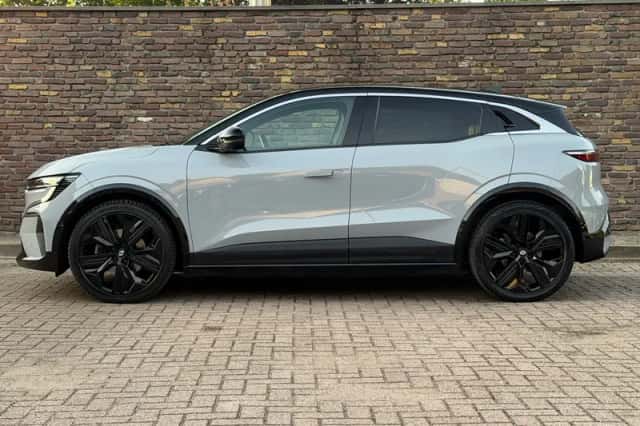 Renault Mégane E-Tech (2022) thumbnail 7