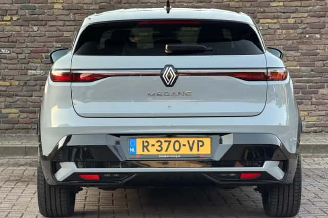 Renault Mégane E-Tech (2022) thumbnail 9