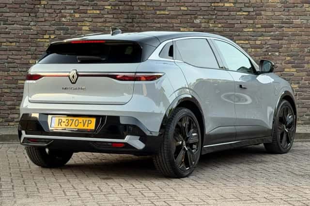 Renault Mégane E-Tech (2022) thumbnail 10