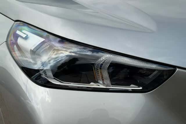 BMW iX1 (2023) thumbnail 4