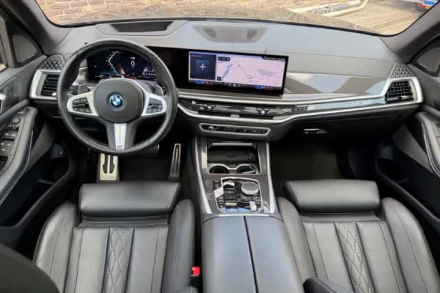 BMW X5 (2024) thumbnail 2