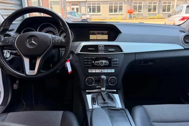 Mercedes-Benz C-Klasse (2012) thumbnail 2