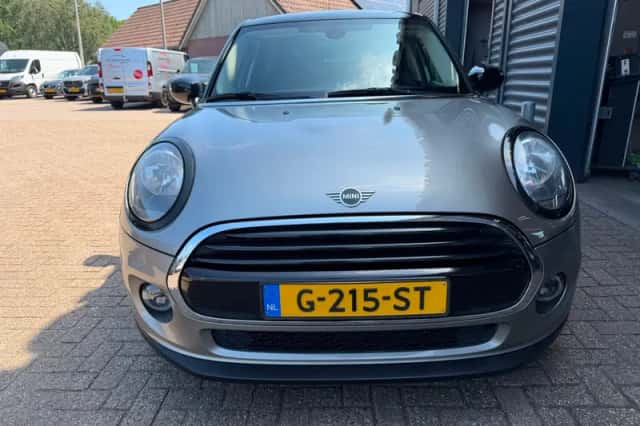 MINI Cooper (2019) thumbnail 6