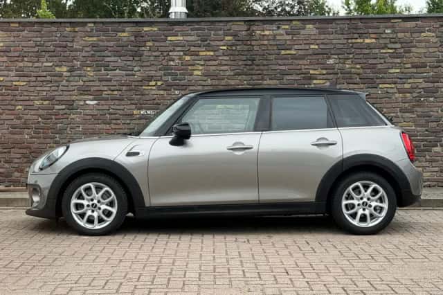 MINI Cooper (2019) thumbnail 6