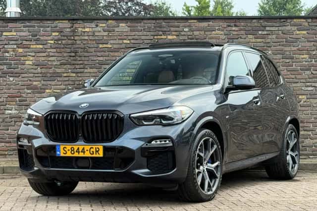 BMW X5 (2021) thumbnail 1