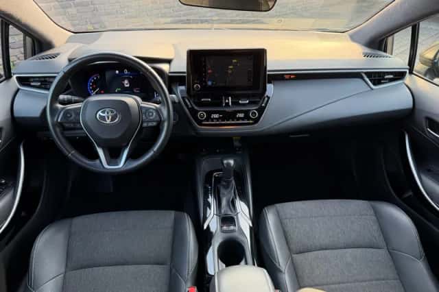 Toyota Corolla (2023) thumbnail 2