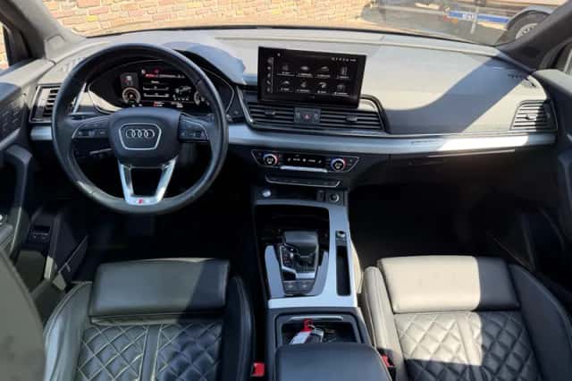 Audi Q5 (2022) thumbnail 2