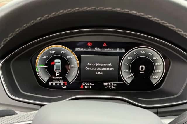 Audi Q5 (2022) thumbnail 3