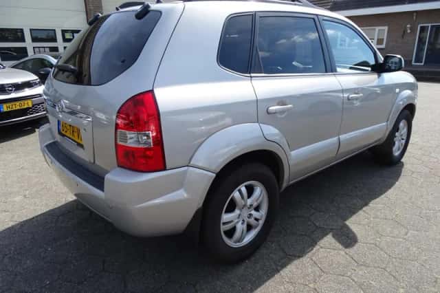 Hyundai Tucson (2007) thumbnail 3