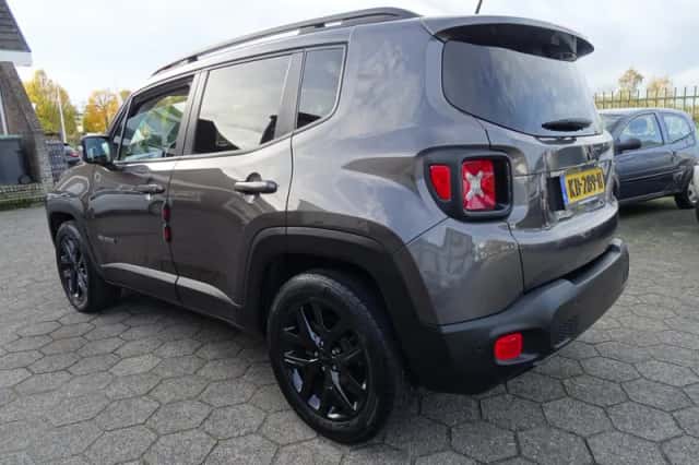 Jeep Renegade (2016) thumbnail 4