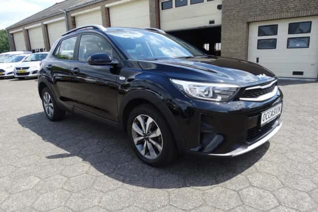 Kia Stonic (2022) thumbnail 2