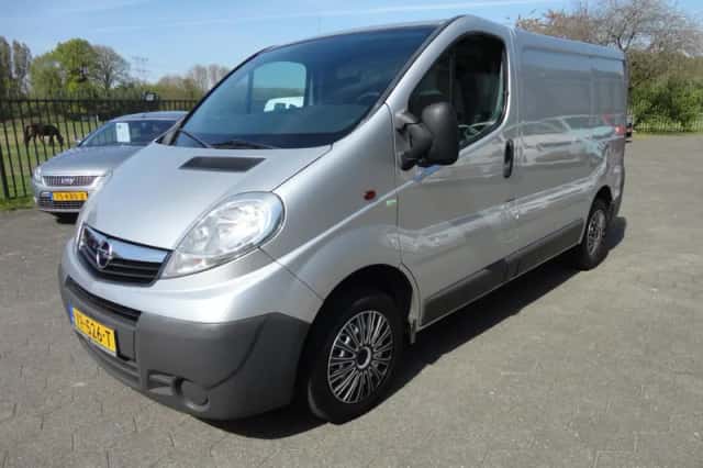Opel Vivaro (2010) thumbnail 1