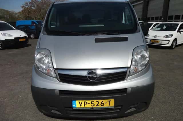 Opel Vivaro (2010) thumbnail 5
