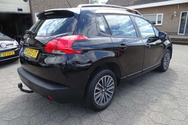 Peugeot 2008 (2015) thumbnail 3