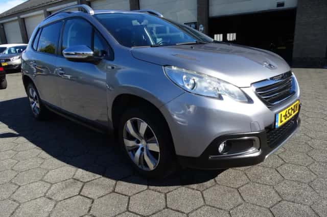 Peugeot 2008 (2016) thumbnail 2