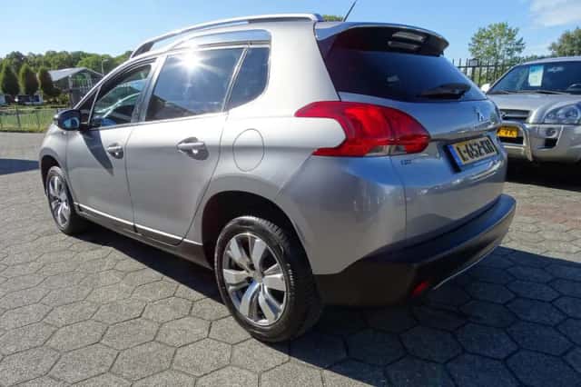 Peugeot 2008 (2016) thumbnail 4