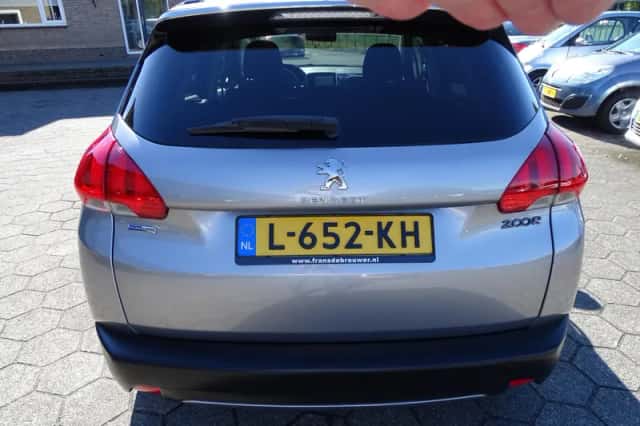 Peugeot 2008 (2016) thumbnail 6