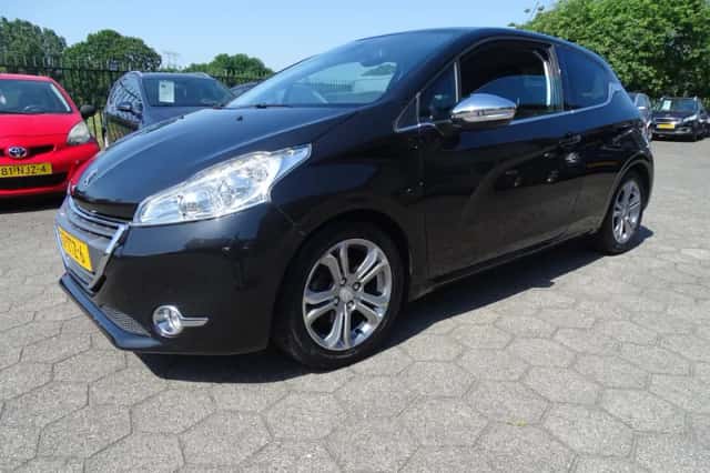 Peugeot 208 (2012) thumbnail 1
