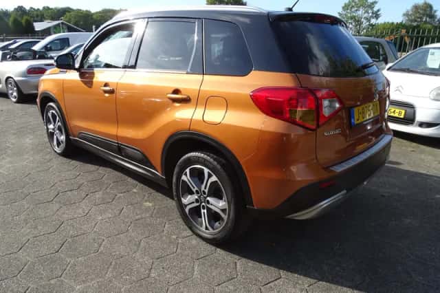 Suzuki Vitara (2016) thumbnail 4