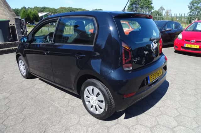 Volkswagen Up! (2018) thumbnail 4