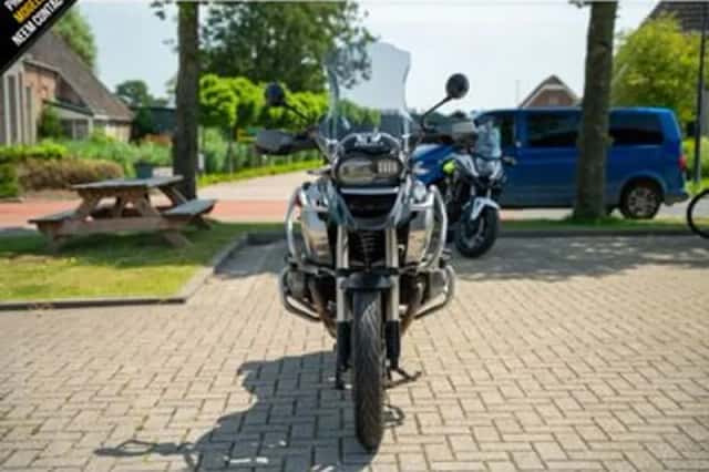 BMW R (2010) thumbnail 3