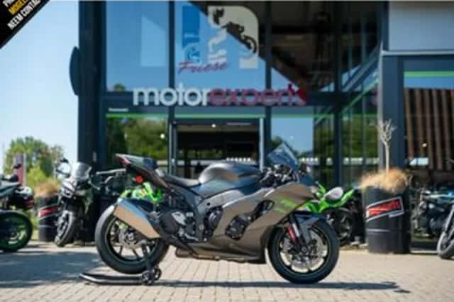 Kawasaki Ninja (2025) thumbnail 1