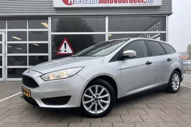 Ford Focus (2015) thumbnail 2