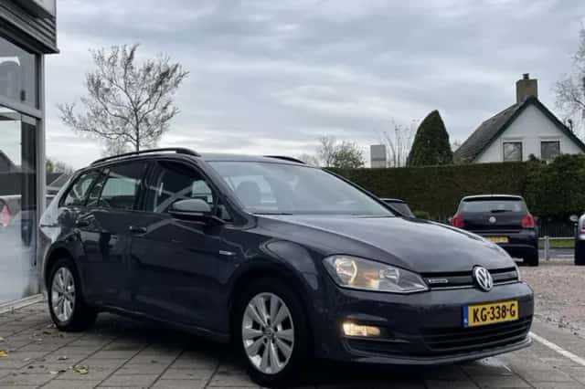 Volkswagen Golf (2016) thumbnail 3