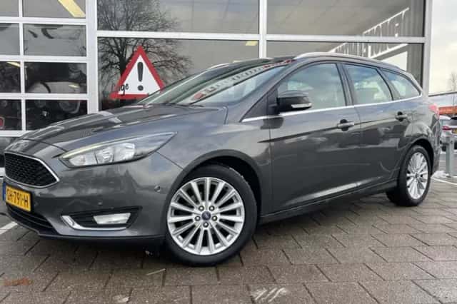 Ford Focus (2015) thumbnail 2