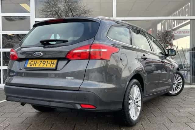 Ford Focus (2015) thumbnail 6