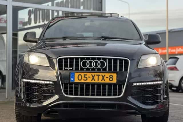 Audi Q7 (2009) thumbnail 4