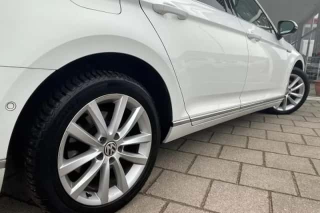 Volkswagen Passat (2015) thumbnail 6