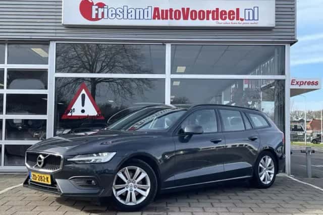 Volvo V60 (2018) thumbnail 1