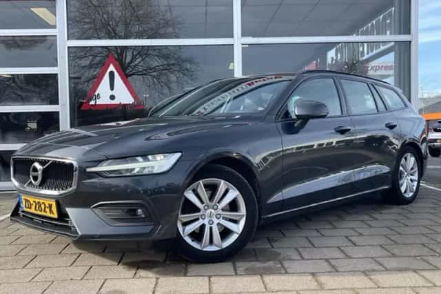 Volvo V60 (2018) thumbnail 2