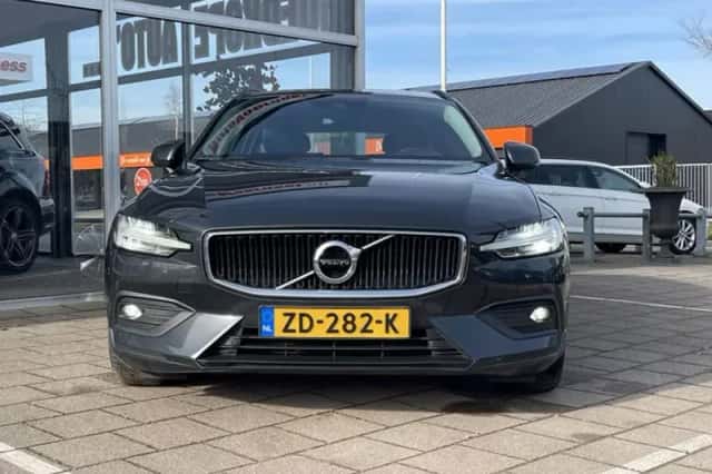 Volvo V60 (2018) thumbnail 5