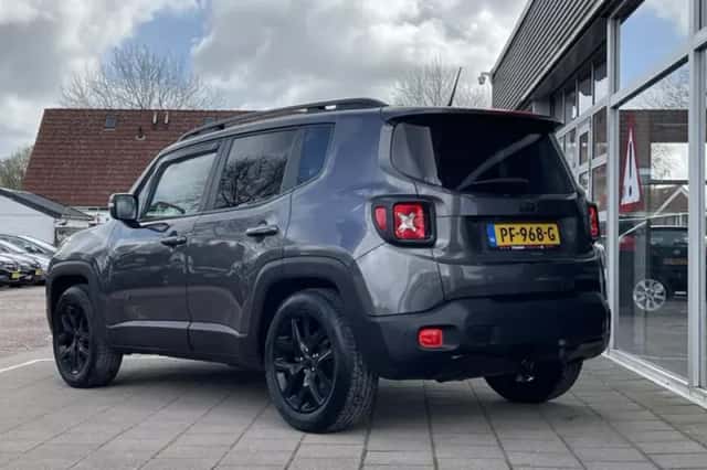 Jeep Renegade (2017) thumbnail 3
