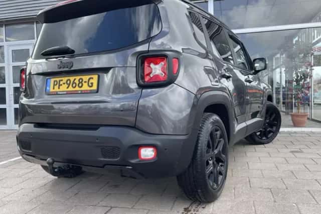 Jeep Renegade (2017) thumbnail 6