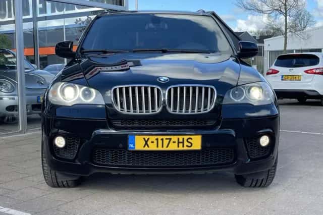 BMW X5 (2010) thumbnail 5