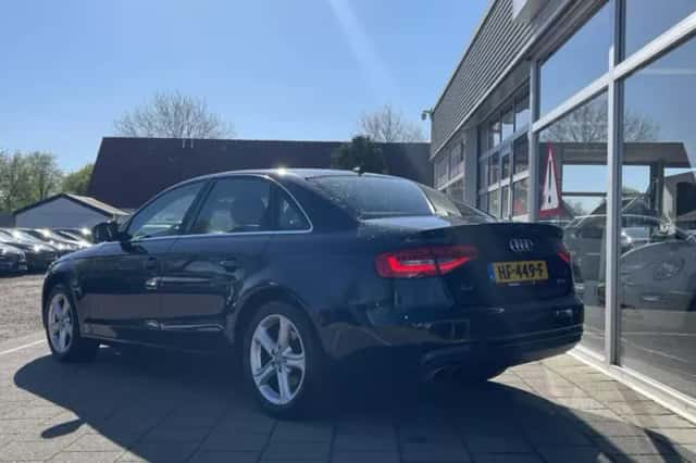 Audi A4 (2015) thumbnail 3