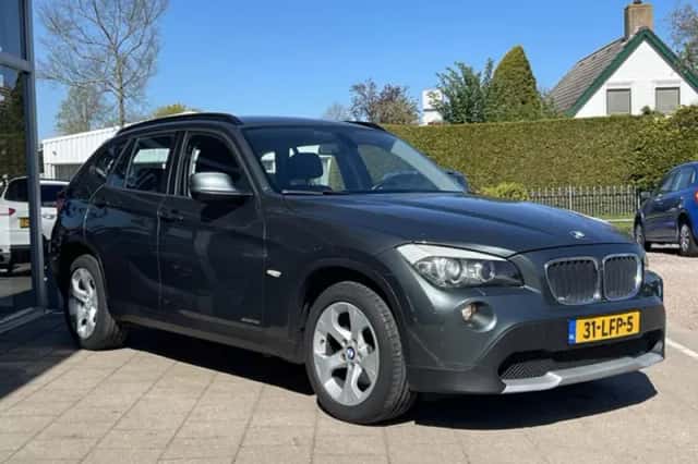BMW X1 (2010) thumbnail 4