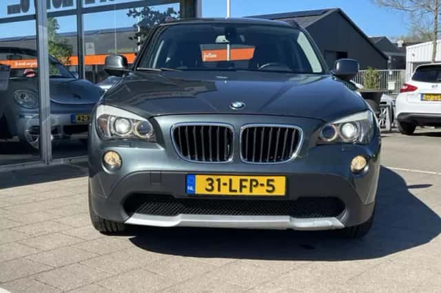 BMW X1 (2010) thumbnail 5