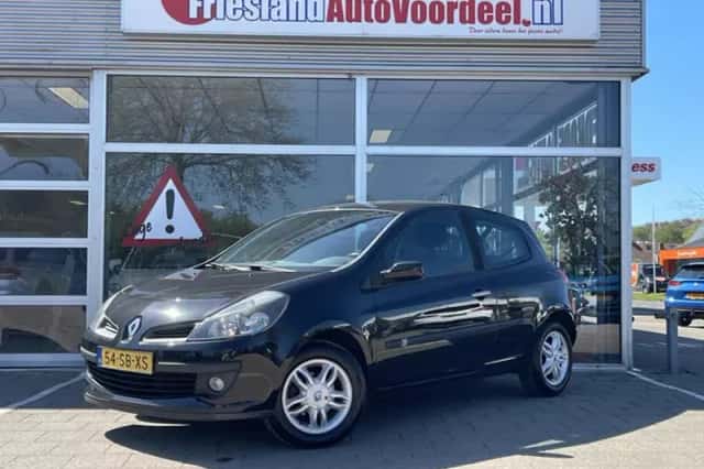 Renault Clio (2005) thumbnail 1