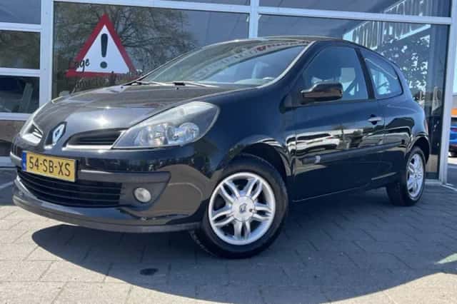 Renault Clio (2005) thumbnail 2