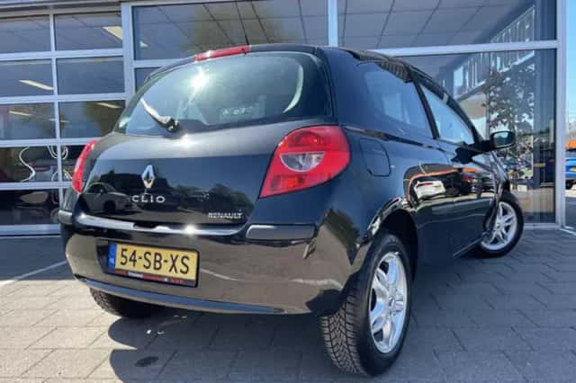 Renault Clio (2005) thumbnail 6