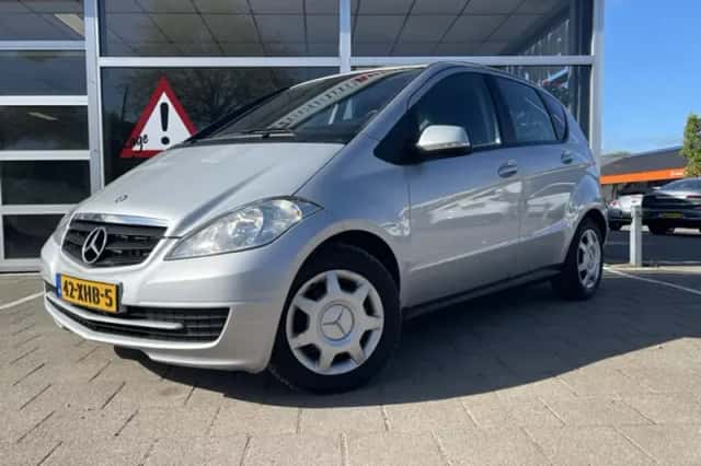 Mercedes-Benz A-Klasse (2012) thumbnail 2