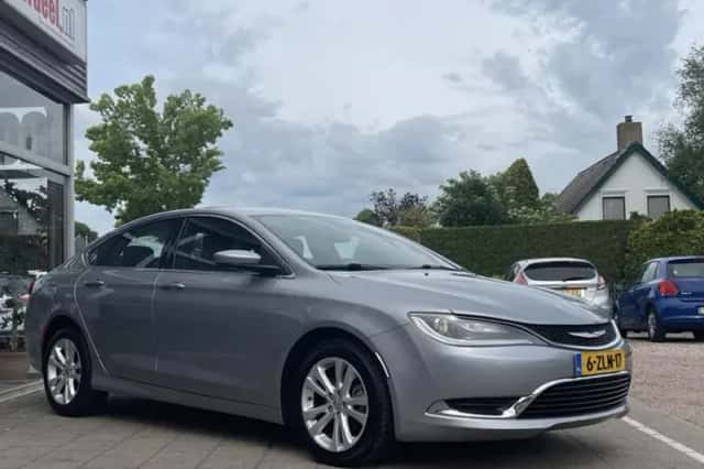 Chrysler 200 (2014) thumbnail 4