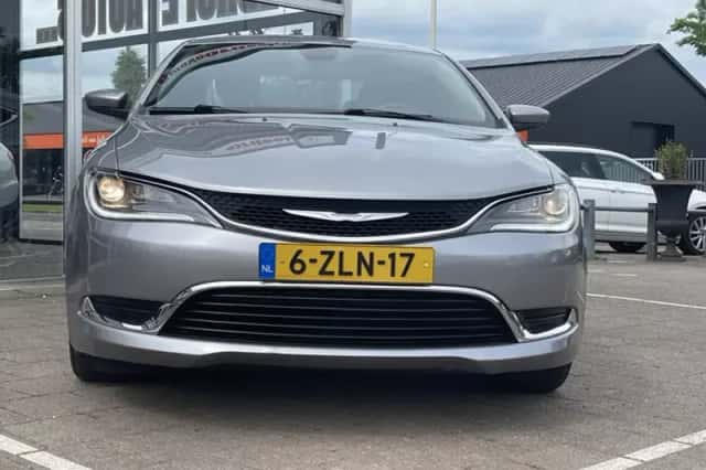 Chrysler 200 (2014) thumbnail 5