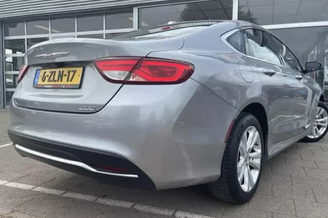 Chrysler 200 (2014) thumbnail 6