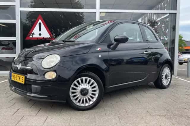 Fiat 500 (2010) thumbnail 2