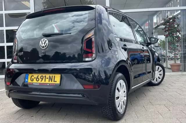 Volkswagen Up! (2019) thumbnail 6